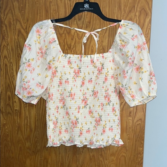Self Esteem NWT SIZE XL Floral Puff Sleeve Top - Picture 6 of 8